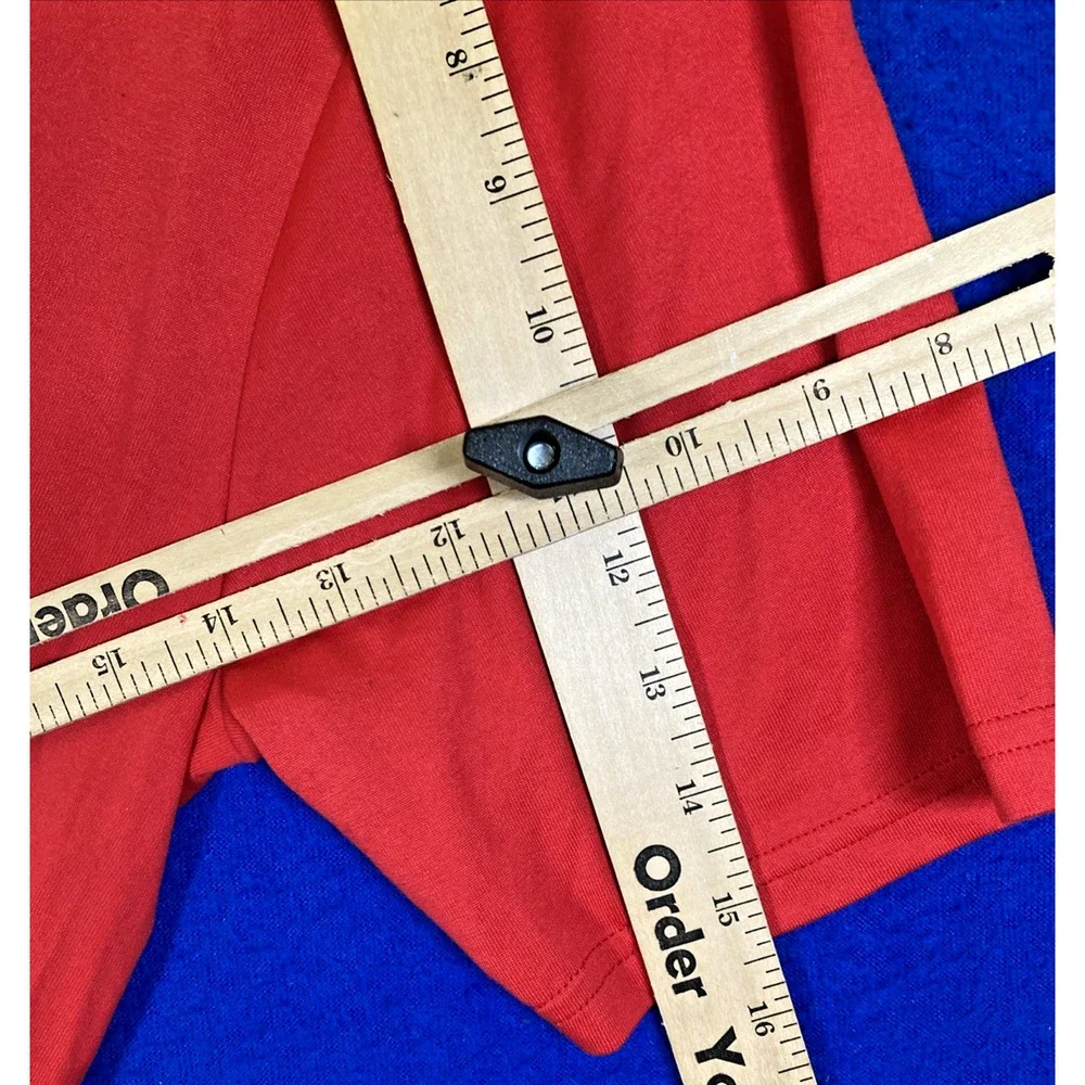 The North Face Men’s Size Small T-Shirt Red 